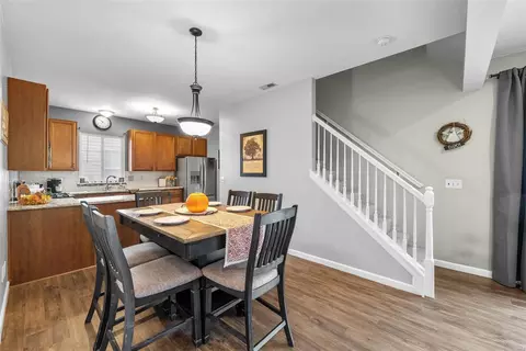 Dining - 527 Copper Meadows Ln, O'fallon, MO 63368 photo 2 of 6