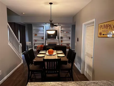 Dining - 527 Copper Meadows Ln, O'fallon, MO 63368 photo 6 of 6