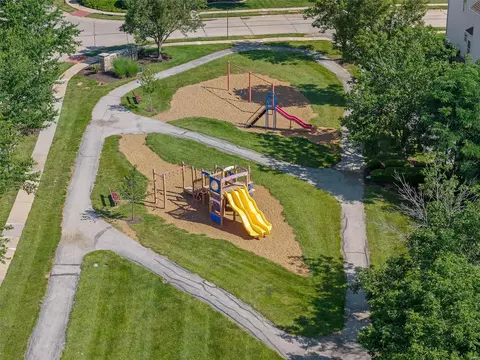 View/Area - 527 Copper Meadows Ln, O'fallon, MO 63368 photo 2 of 3