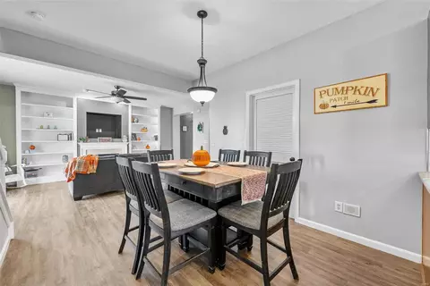 Dining - 527 Copper Meadows Ln, O'fallon, MO 63368 photo 4 of 6