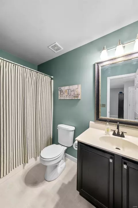 Bath - 527 Copper Meadows Ln, O'fallon, MO 63368 photo 5 of 5
