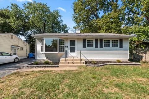 165 N Jefferson St, Florissant, MO 63031