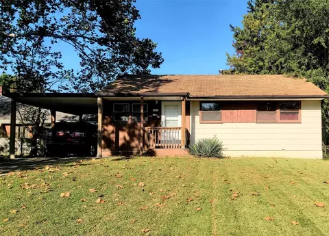 10601 Dunkeld Cir, Saint Louis, MO 63137