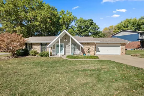 425 Hunters Rdg, Saint Charles, MO 63301