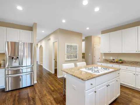 Kitchen - 555 Inverrary Ct, Eureka, MO 63025 photo 6 of 10