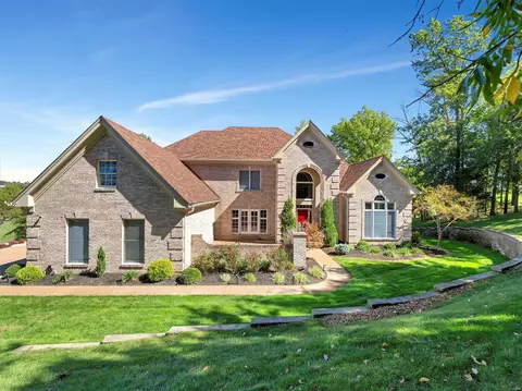 555 Inverrary Ct, Eureka, MO 63025
