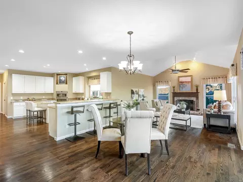 Dining - 555 Inverrary Ct, Eureka, MO 63025 photo 5 of 5