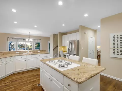 Kitchen - 555 Inverrary Ct, Eureka, MO 63025 photo 10 of 10