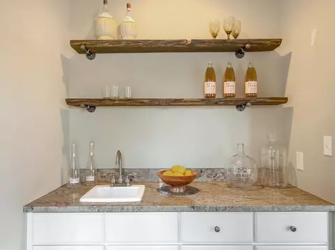 Kitchen - 555 Inverrary Ct, Eureka, MO 63025 photo 1 of 10