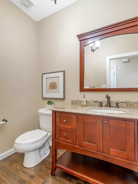 Bath - 555 Inverrary Ct, Eureka, MO 63025 photo 5 of 9