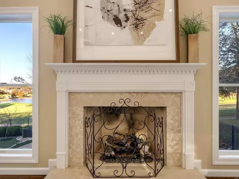 Living - 555 Inverrary Ct, Eureka, MO 63025 photo 2 of 8