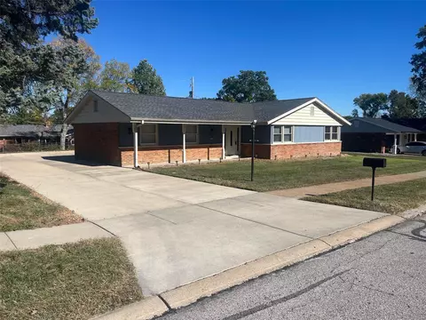 5109 Towne Ctr, Saint Louis, MO 63128