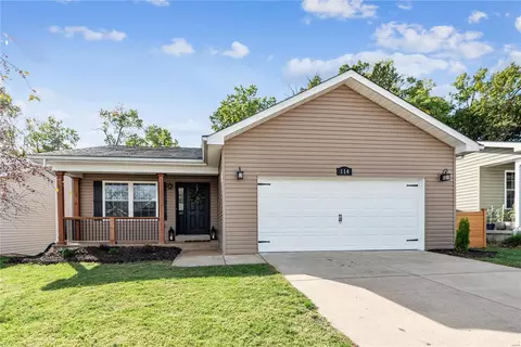 114 Clinton Ct, Saint Peters, MO 63376