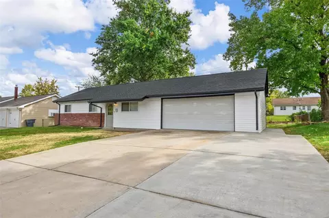 24 Saint Paul Ct, O'fallon, MO 63366 photo 2