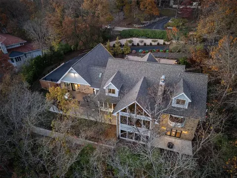 2209 Ridgley Woods Dr, Chesterfield, MO 63005