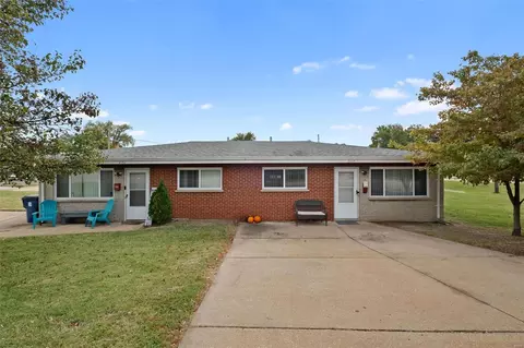 4124 Cypress Rd, Saint Ann, MO 63074