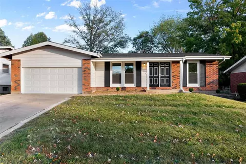 4414 Remus Dr, Florissant, MO 63033