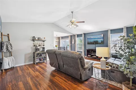Entry Way - 99 Tisbury Ct, O'fallon, MO 63366 photo 1 of 2