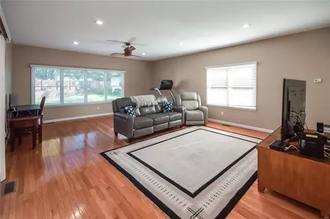 600 Ashmont Dr, Olivette, MO 63132 photo 21