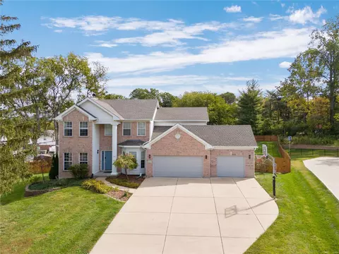 600 Ashmont Dr, Olivette, MO 63132