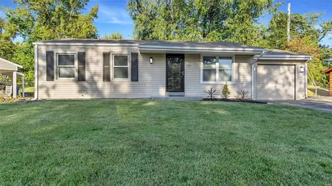 10418 Olney Dr, Saint Louis, MO 63136