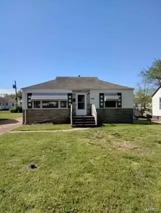 8146 Rector Dr, Saint Louis, MO 63134