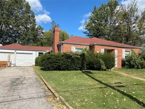 151 Monica Dr, Saint Louis, MO 63127