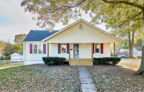 302 N Castello St, Florissant, MO 63031