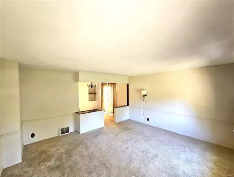 224 Newton Pl, Ballwin, MO 63021 photo 4