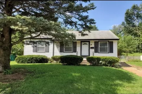 10429 Renfrew Dr, Saint Louis, MO 63137