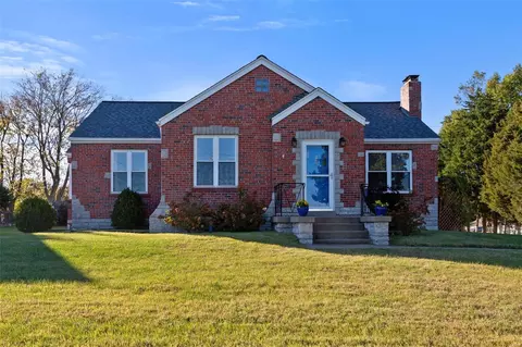8401 Valcour Ave, Saint Louis, MO 63123