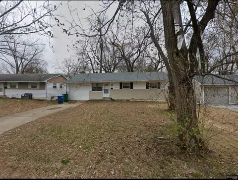 10714 Glen Garry Rd, Saint Louis, MO 63137