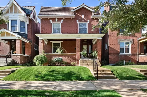 5832 De Giverville Ave, Saint Louis, MO 63112