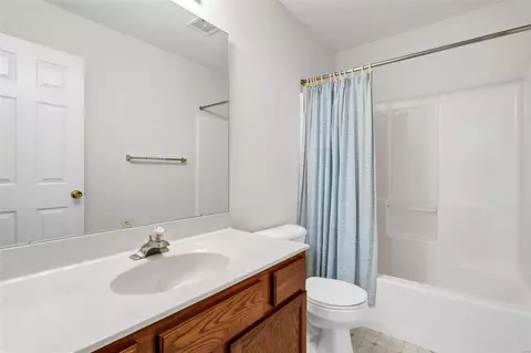 Bath - 7720 Callie Ct, O'fallon, MO 63368 photo 3 of 3