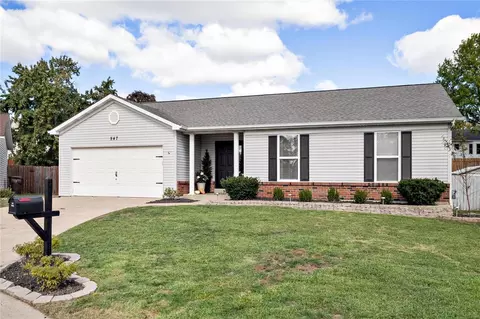 947 Carriage Hill Dr, St. Peters, MO 63304
