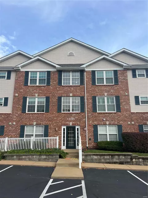 11095 Gravois Rd #304, Saint Louis, MO 63126