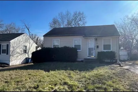 404 Crawford Rd, Saint Louis, MO 63137