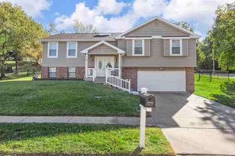 1702 Praise Blvd, Fenton, MO 63026