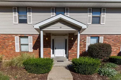 1905 High Sun Dr, Florissant, MO 63031