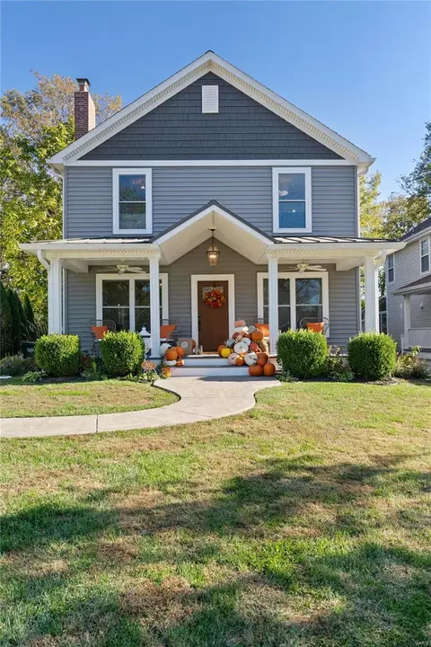 302 Reavis Pl, Saint Louis, MO 63119