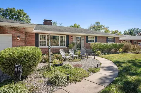 9866 Sappington Rd, Saint Louis, MO 63128 photo 3