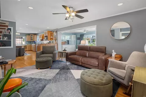 9866 Sappington Rd, Saint Louis, MO 63128 photo 6