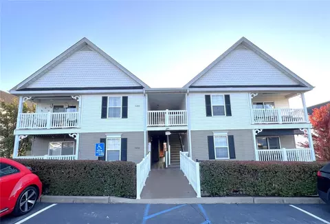 5200 Spring River Dr, O'fallon, MO 63368