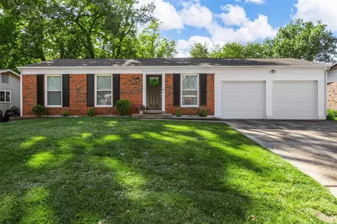3107 Bedford Ln, Saint Charles, MO 63301