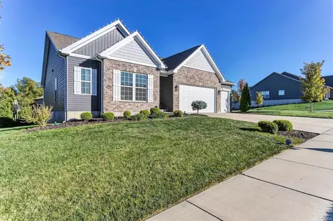 103 Brookfield Crossing Dr, Lake Saint Louis, MO 63367