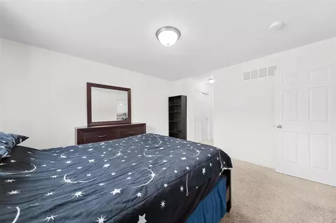 Bedroom - 11054 Arbor Gardens Dr, Bridgeton, MO 63044 photo 2 of 4