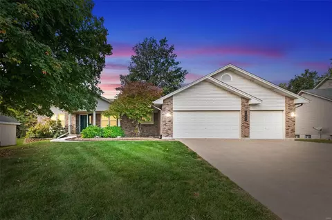1667 Rodeo Dr, Saint Charles, MO 63303