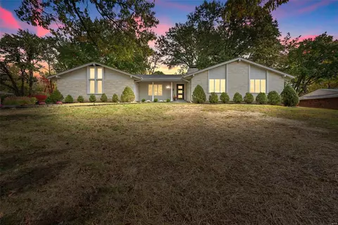 442 Runnymede Dr, Saint Louis, MO 63141 photo 1