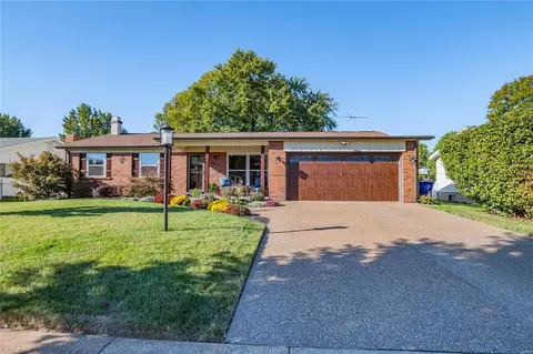 11776 Relay Dr, Bridgeton, MO 63044