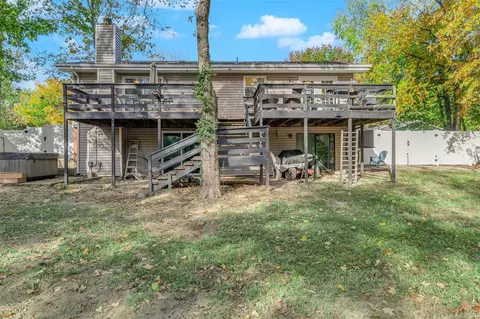 Exterior - 800 Forest Run Dr, Eureka, MO 63025 photo 6 of 8